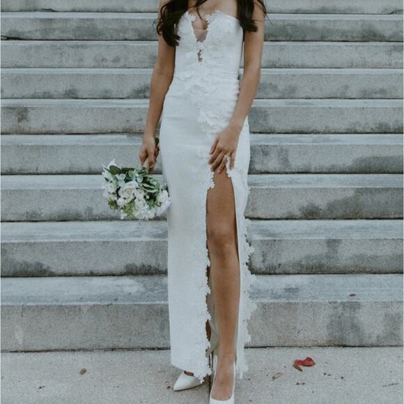 Elegant White Strapless Maxi Dress - Picture 3 of 16